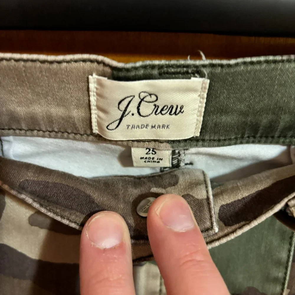 J. Crew Camo High Rise‎ Pants Vintage Straight Cargo Jeans Size Crop Leg Size 25